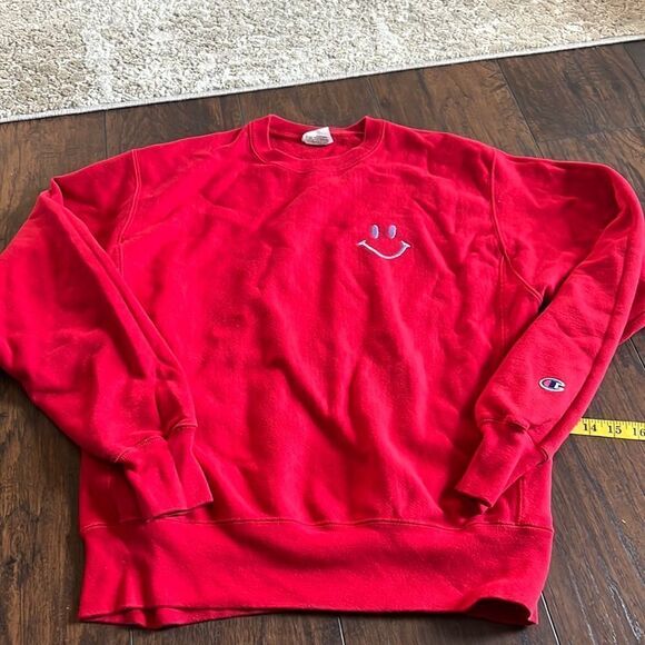 Champion Reverse Weave sweatshirt size M with smile face embroidered on chest - Picture 1 of 8